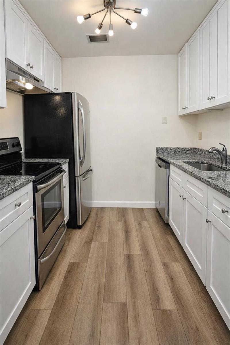 1712 BELLEAIR FOREST DRIVE A