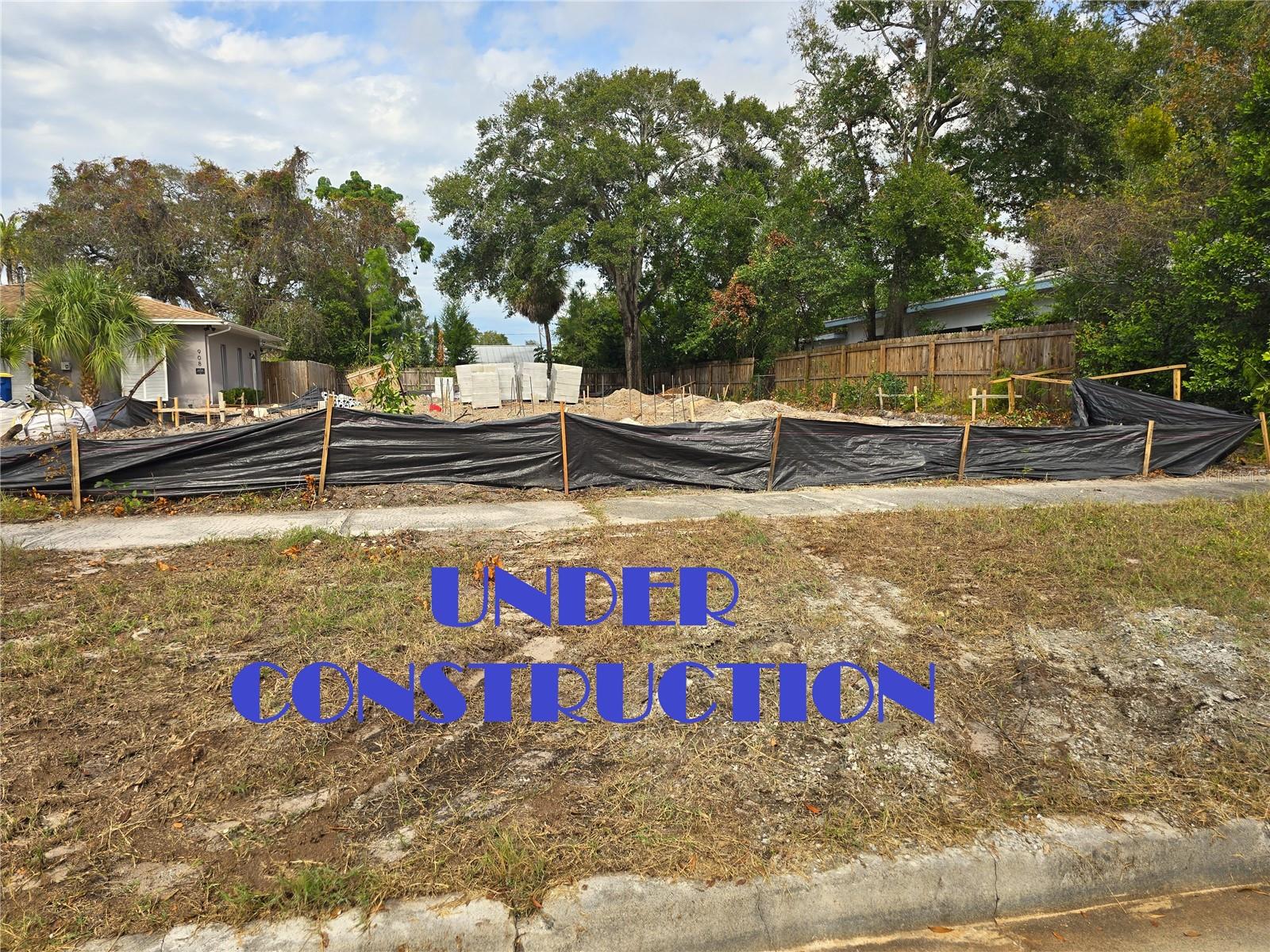 912 GRAND CENTRAL ST