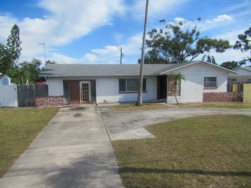 Photo of 6527 113th Street, Seminole, FL 33772 (MLS # TB8426061)