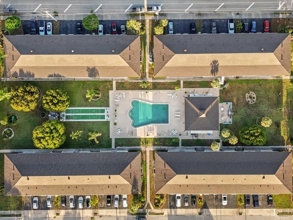 COUNTRY CLUB ESTATES - Residential