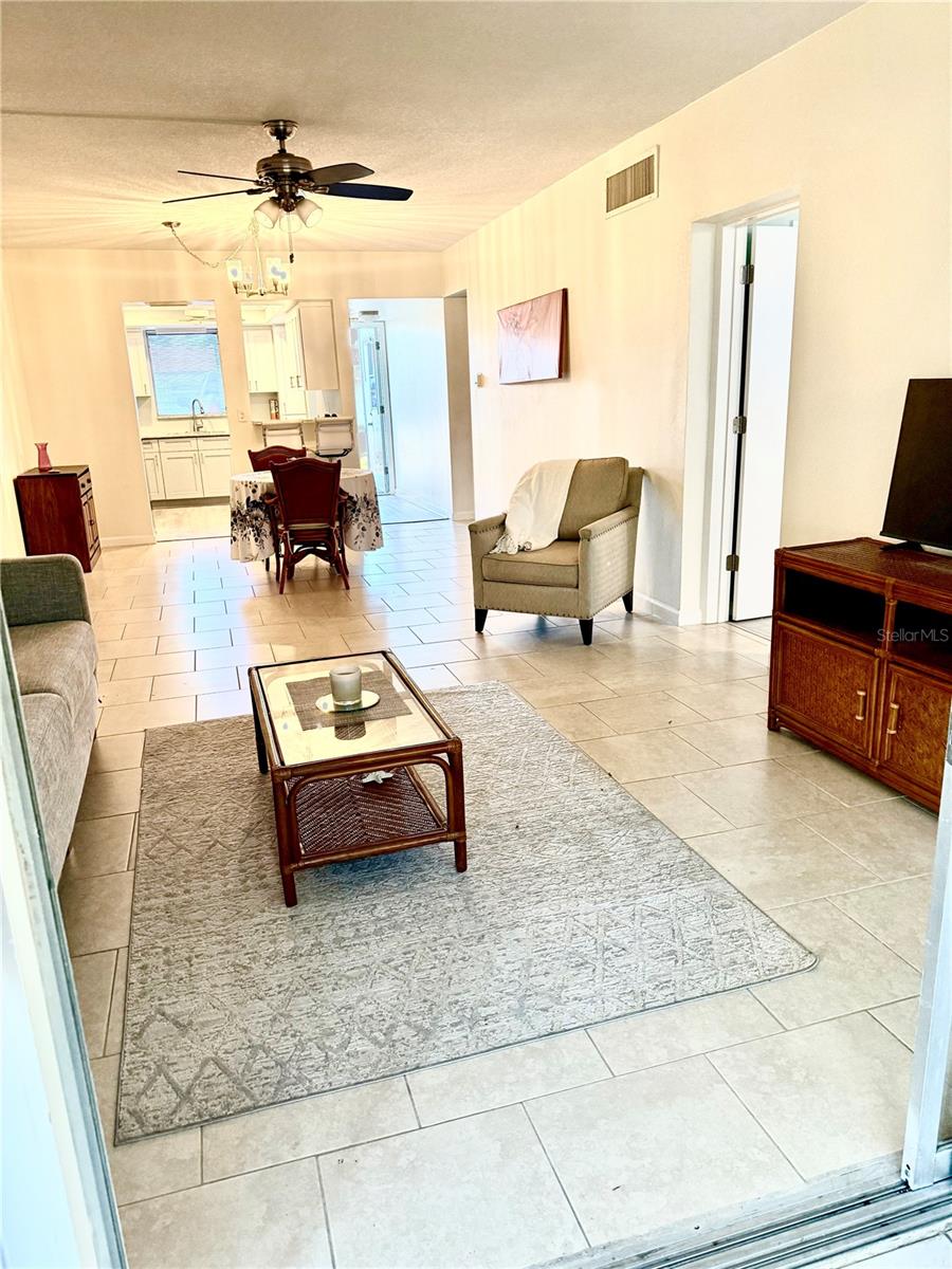 COUNTRY CLUB ESTATES - Residential