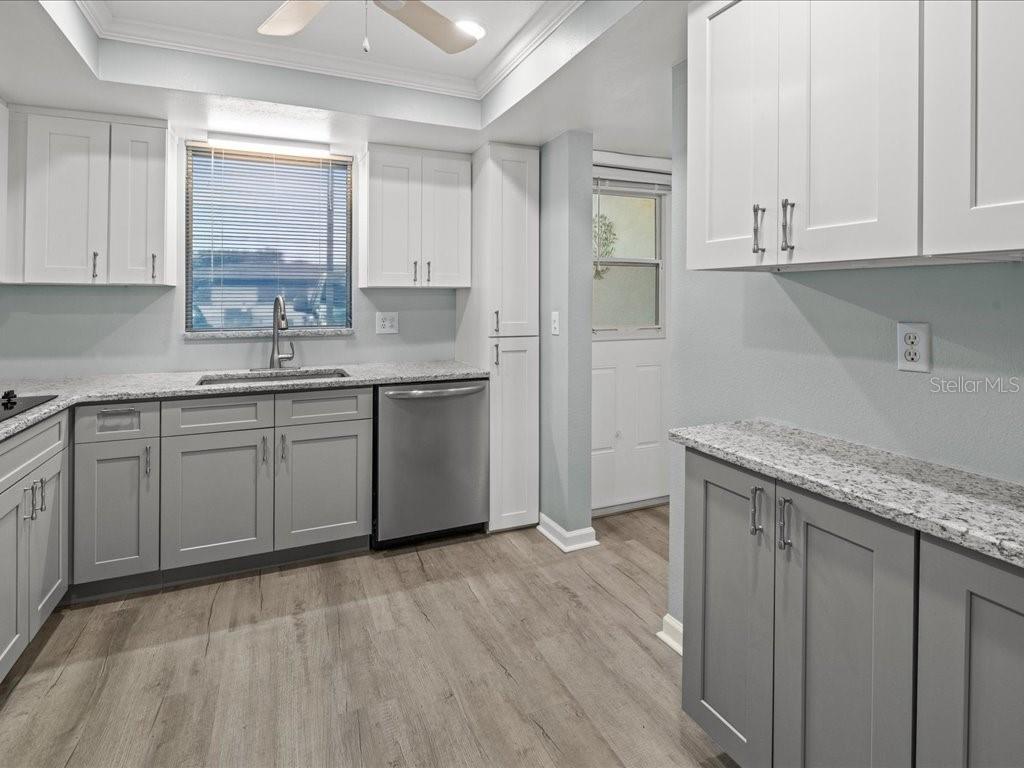 COUNTRY CLUB ESTATES - Residential