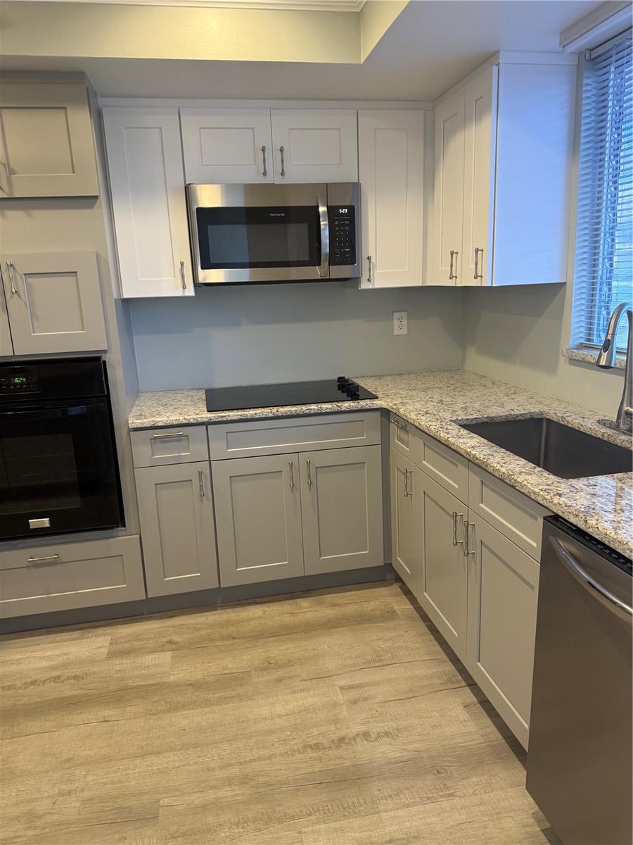 COUNTRY CLUB ESTATES - Residential