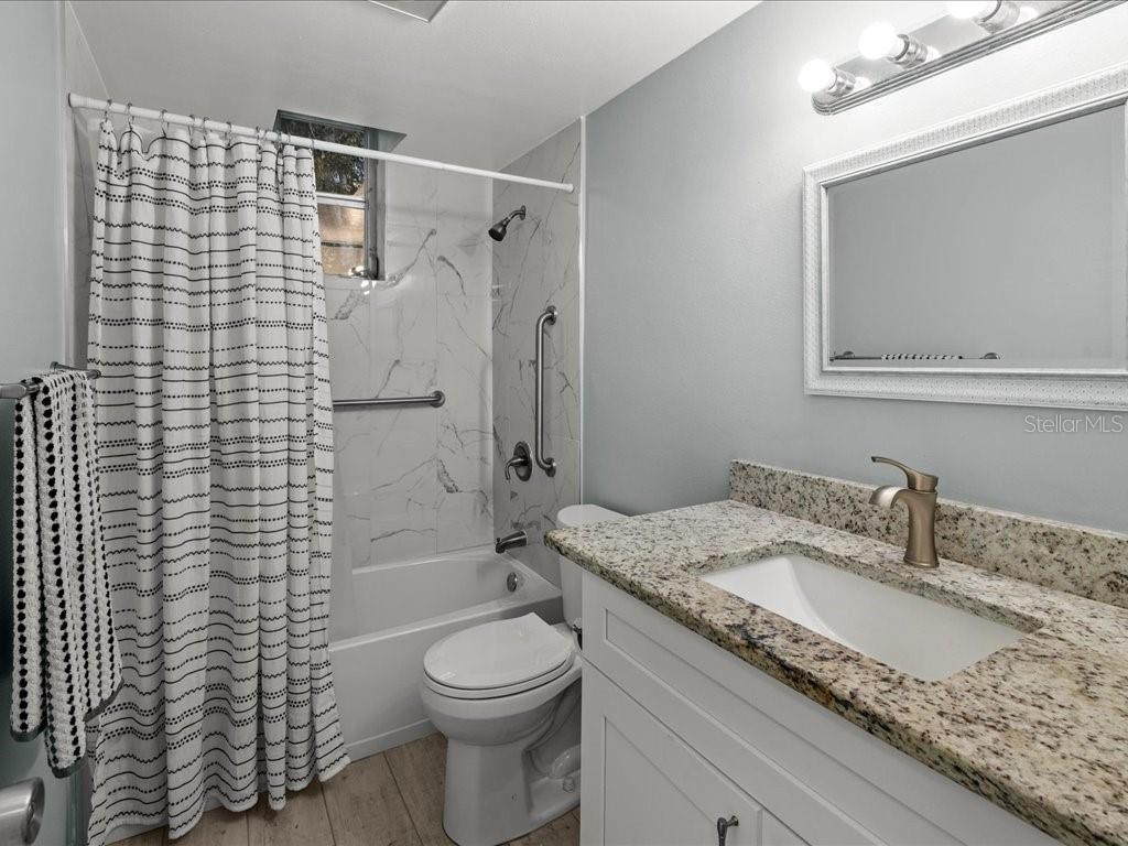 COUNTRY CLUB ESTATES - Residential