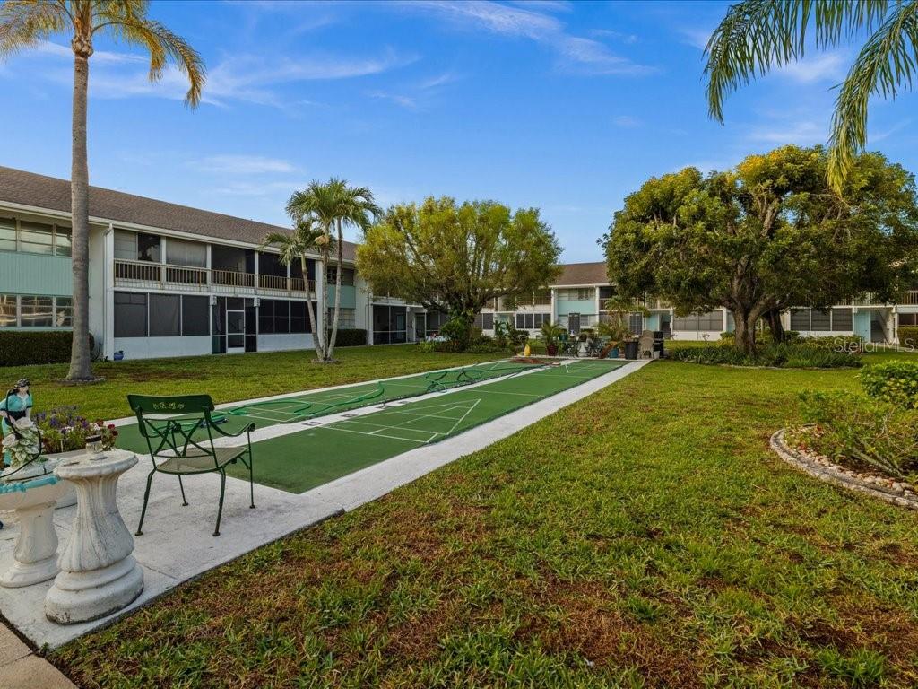 COUNTRY CLUB ESTATES - Residential