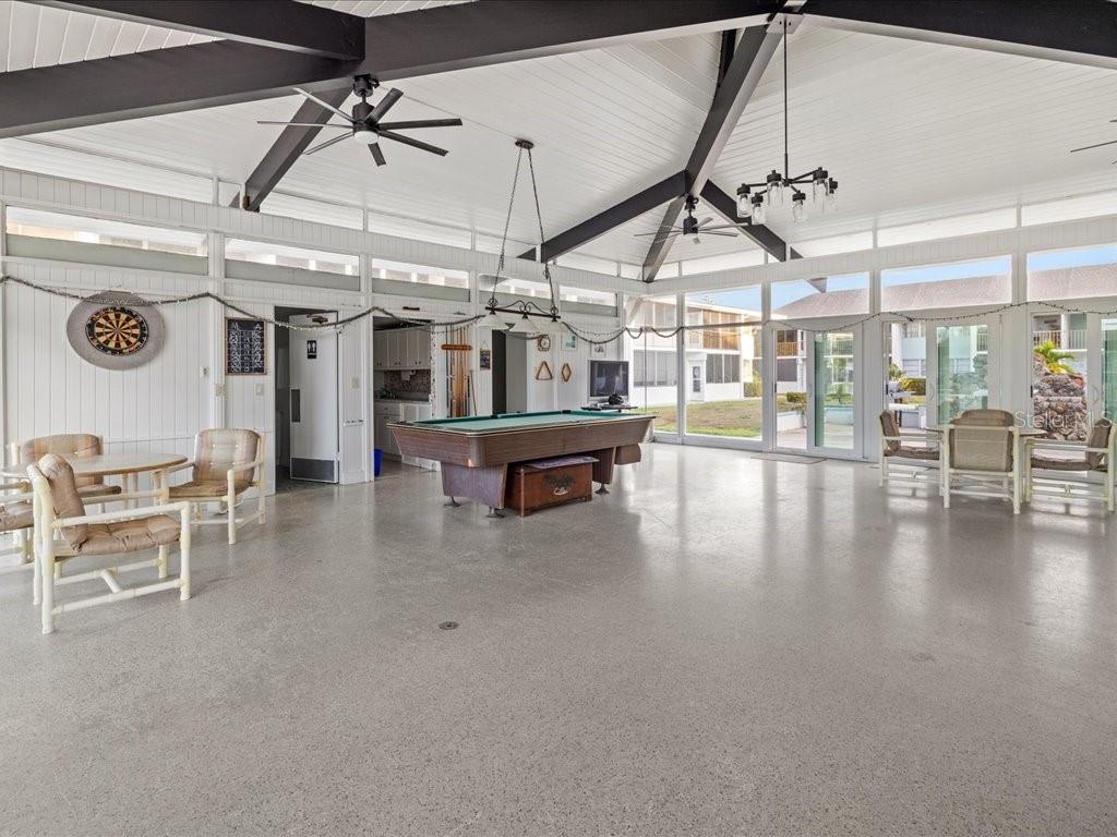 COUNTRY CLUB ESTATES - Residential