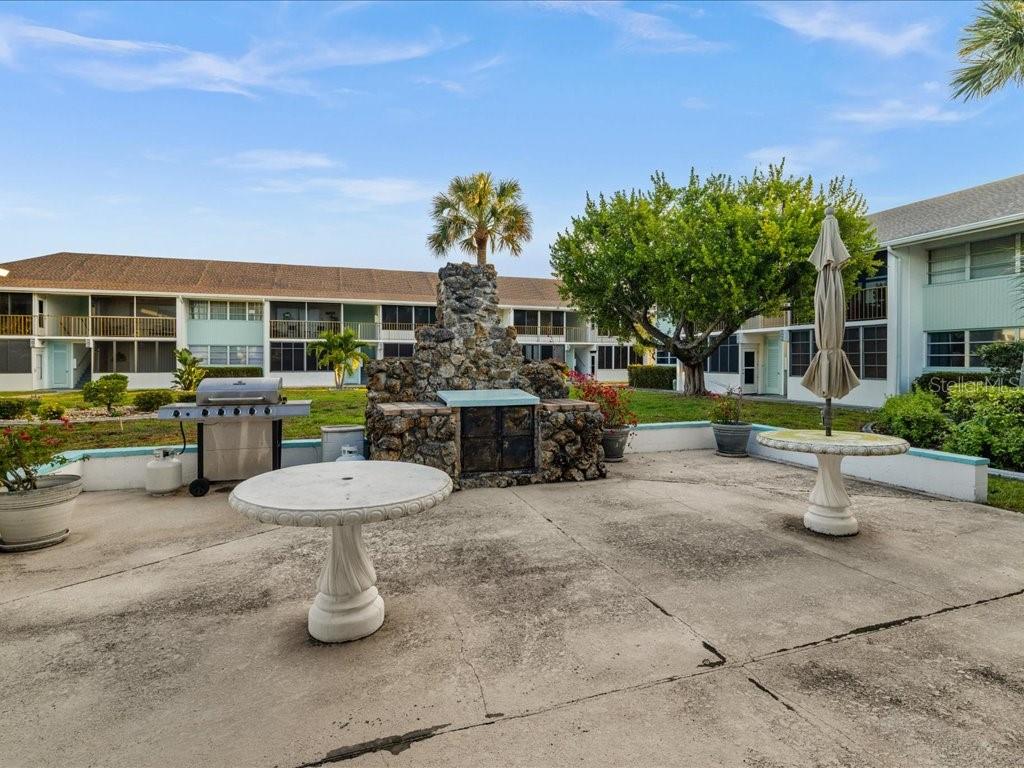 COUNTRY CLUB ESTATES - Residential