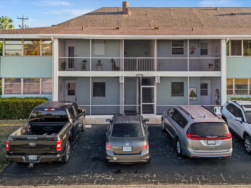 COUNTRY CLUB ESTATES - Residential