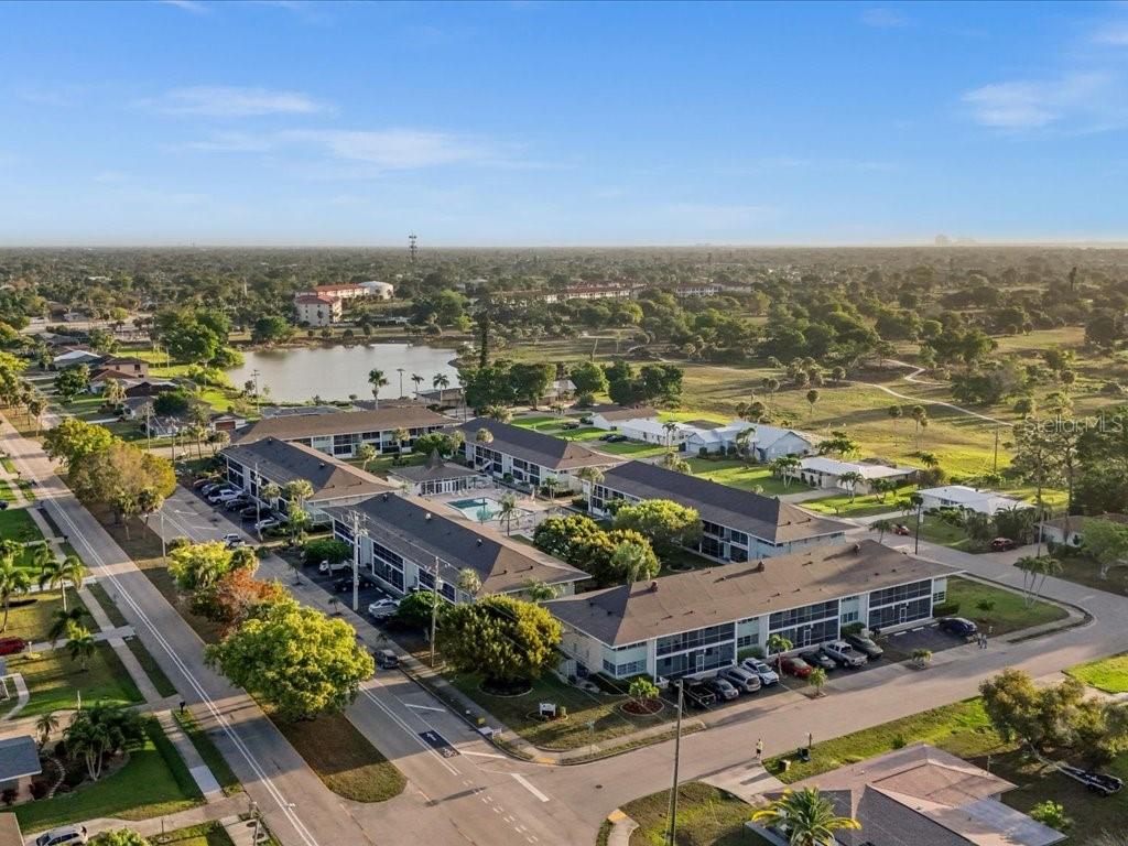 COUNTRY CLUB ESTATES - Residential