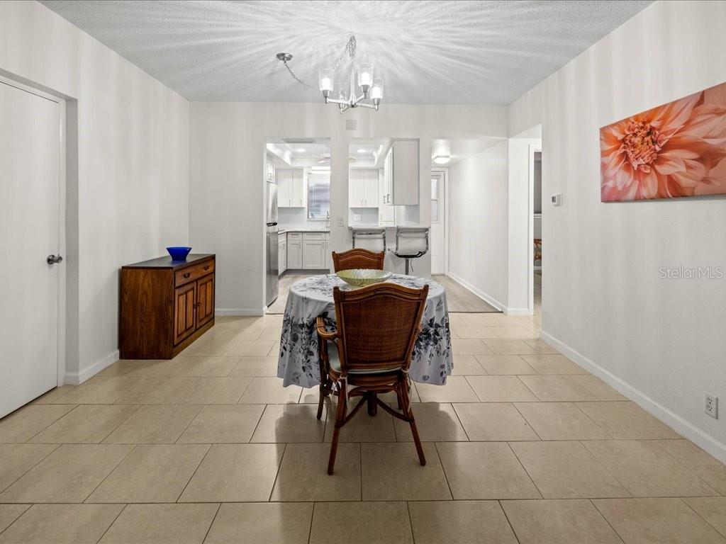 COUNTRY CLUB ESTATES - Residential