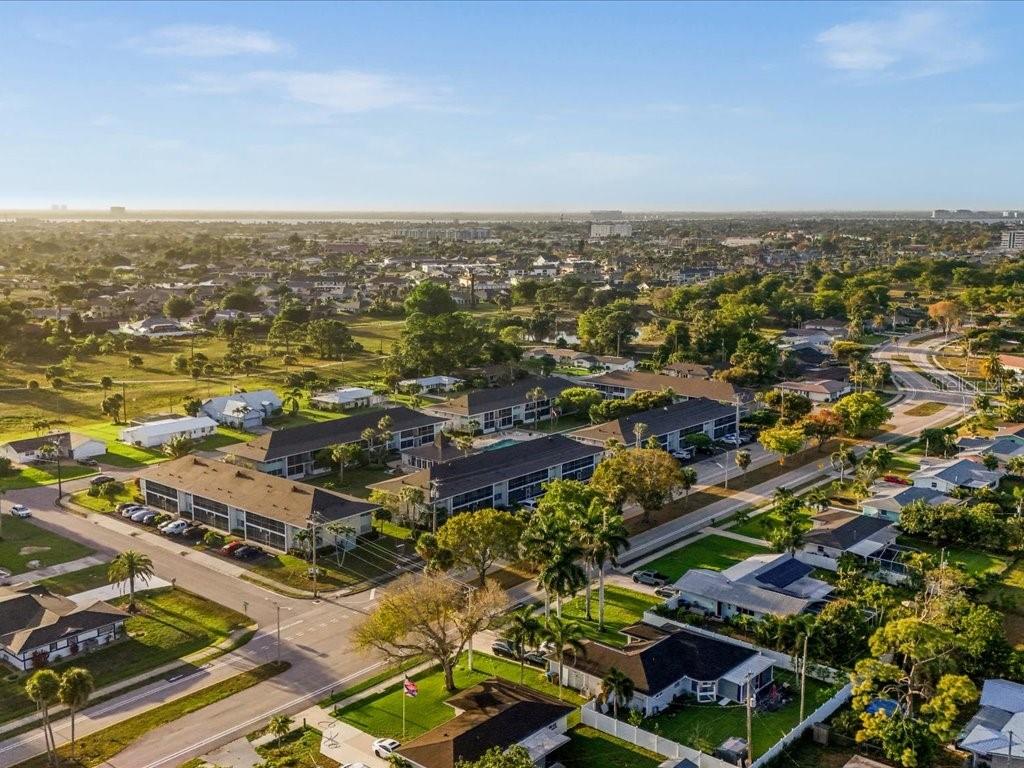 COUNTRY CLUB ESTATES - Residential