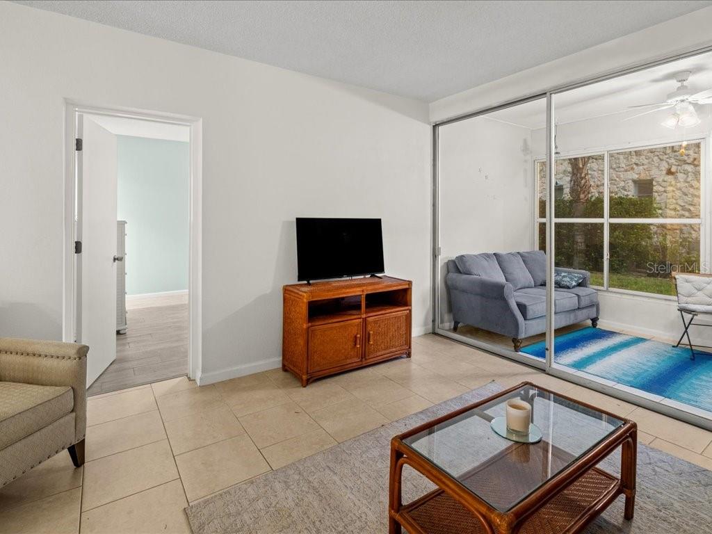 COUNTRY CLUB ESTATES - Residential