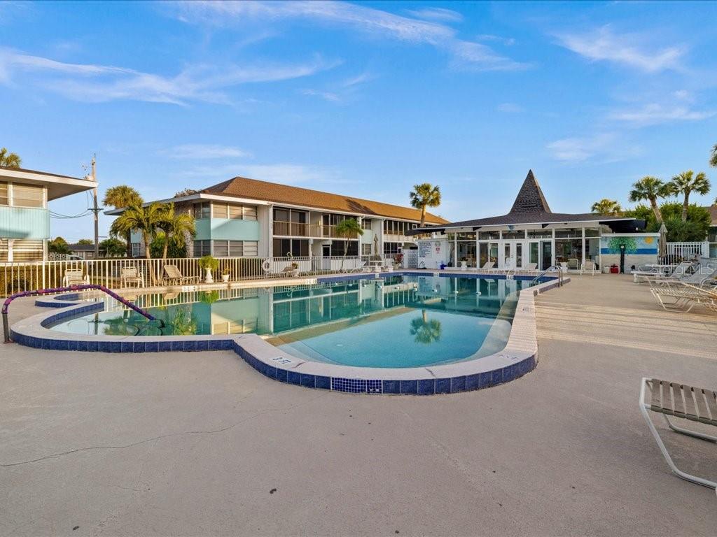 COUNTRY CLUB ESTATES - Residential