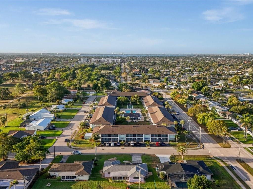 COUNTRY CLUB ESTATES - Residential