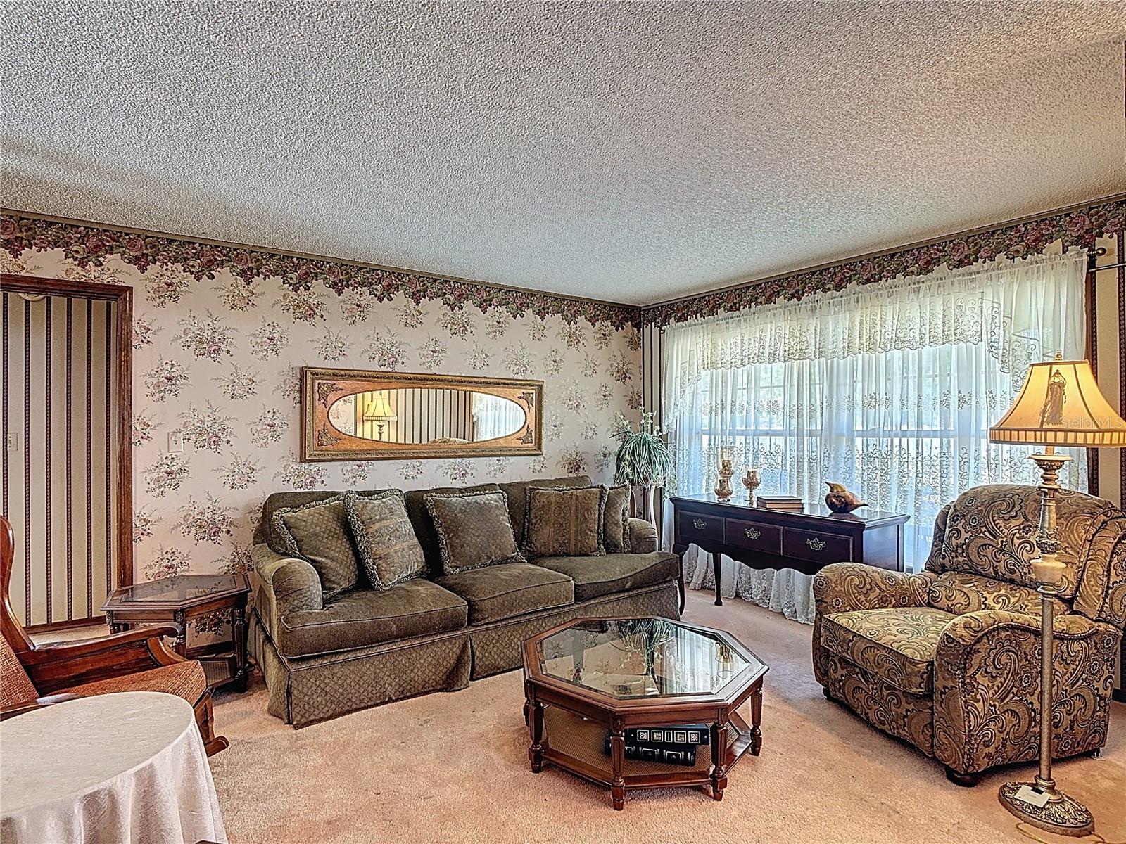 724 KNOB HILL CIRCLE