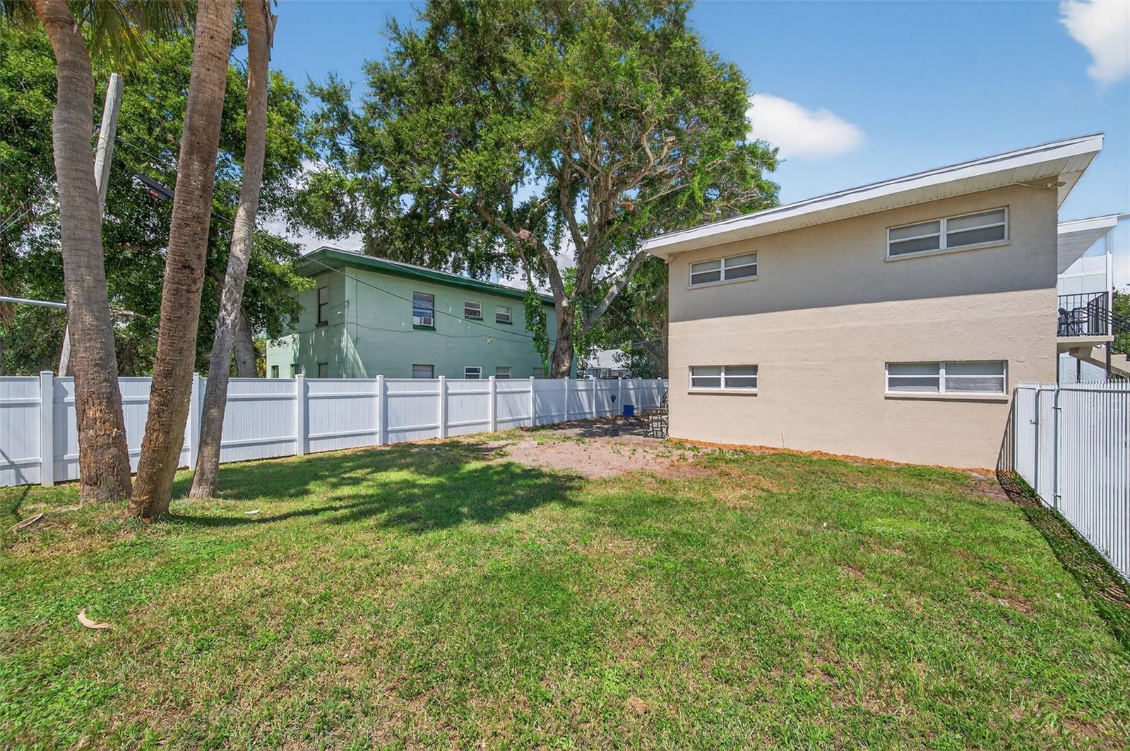 LA PLAZA ADD - Residential Lease