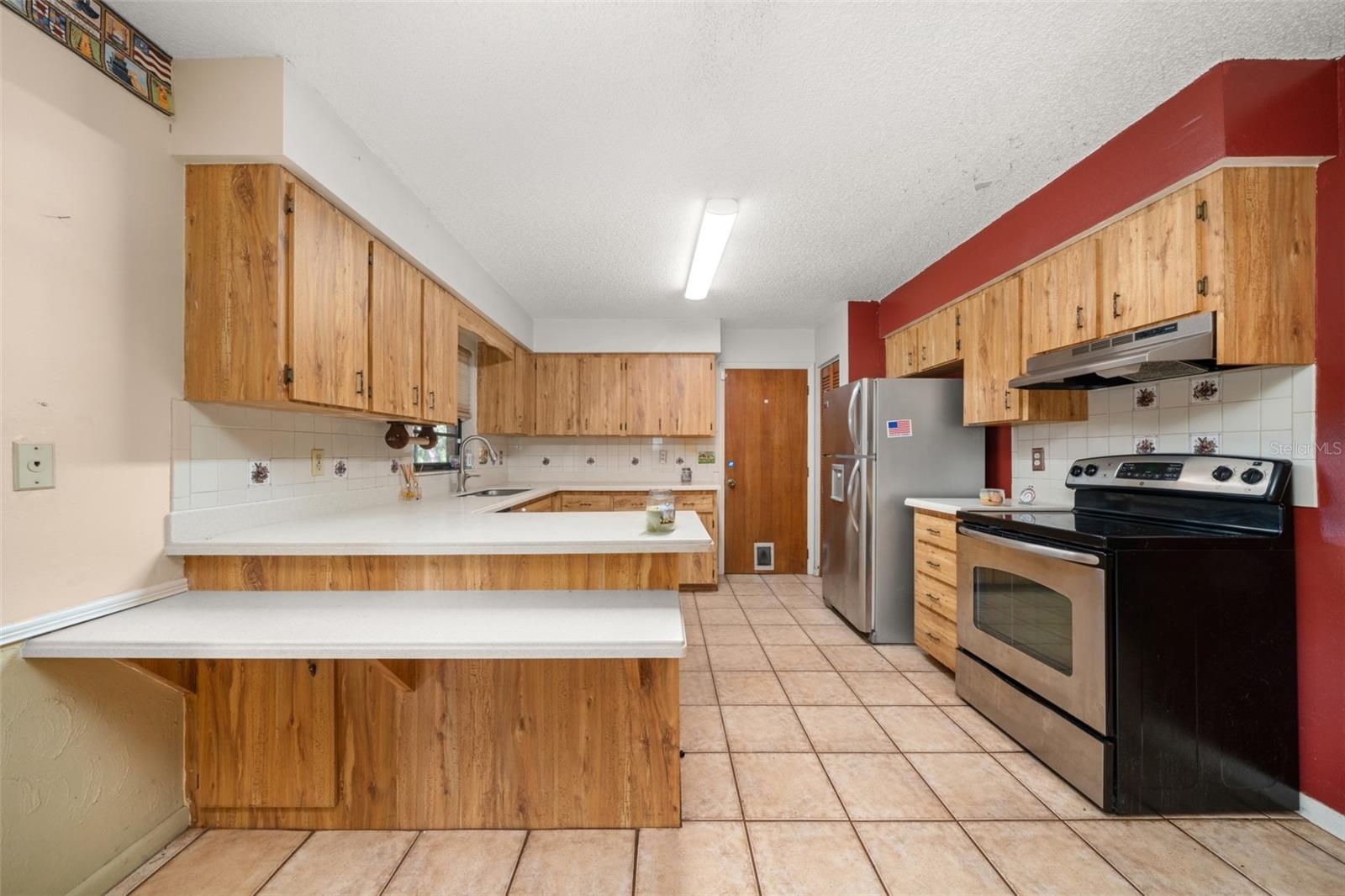 AVON PARK LAKES - Residential