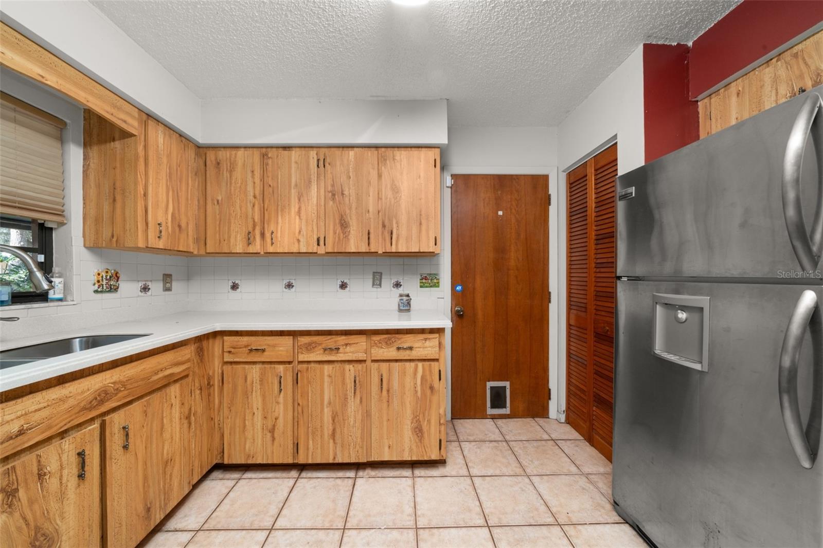 AVON PARK LAKES - Residential