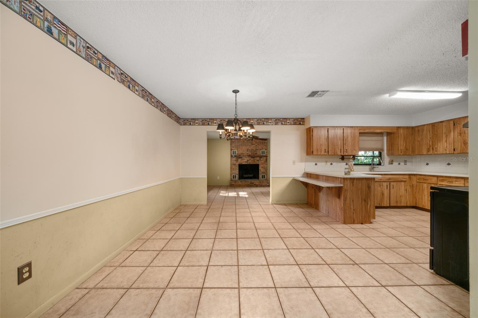 AVON PARK LAKES - Residential