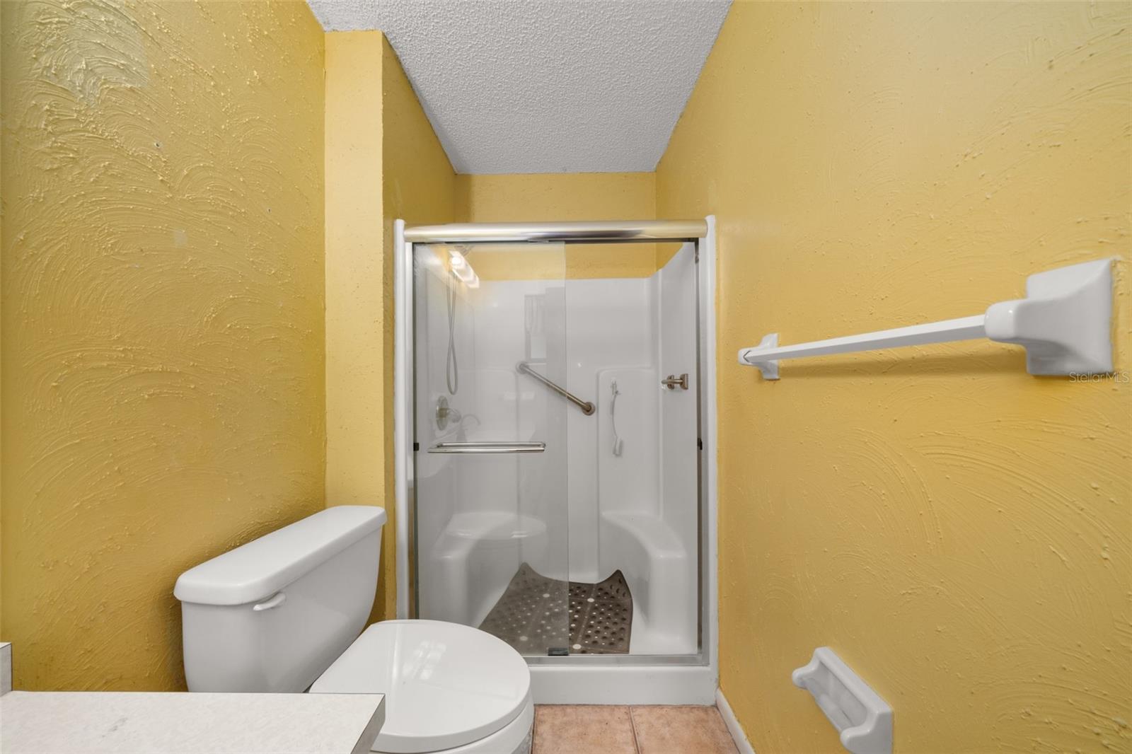 AVON PARK LAKES - Residential