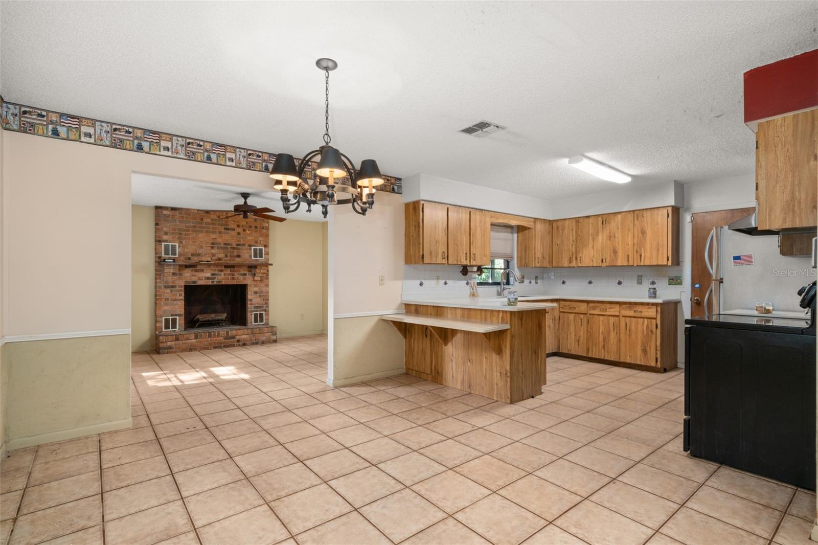 AVON PARK LAKES - Residential