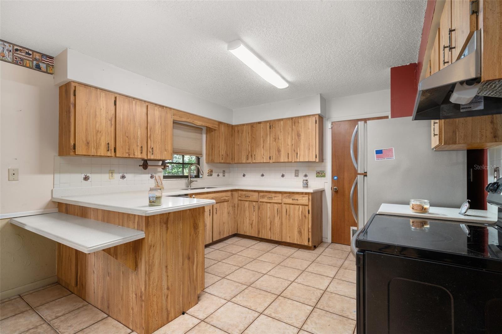 AVON PARK LAKES - Residential