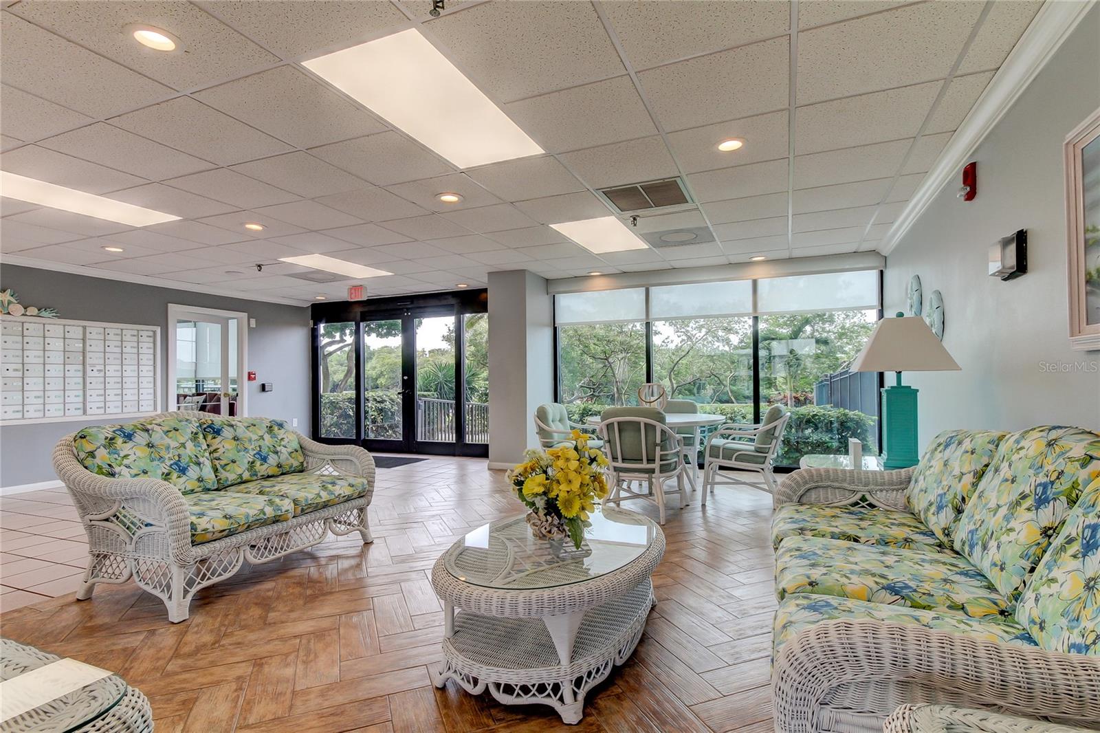 CHATEAU TOWER CONDO - Residential