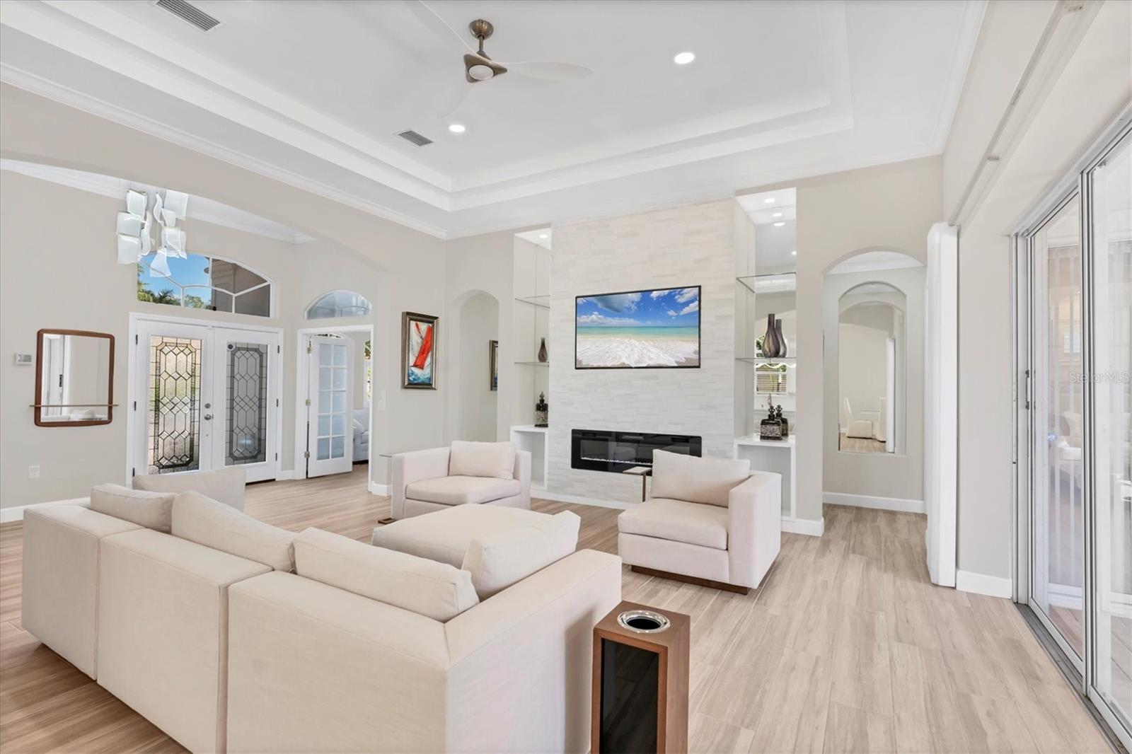 LAKEWOOD RANCH COUNTRY CLUB - Residential Lease