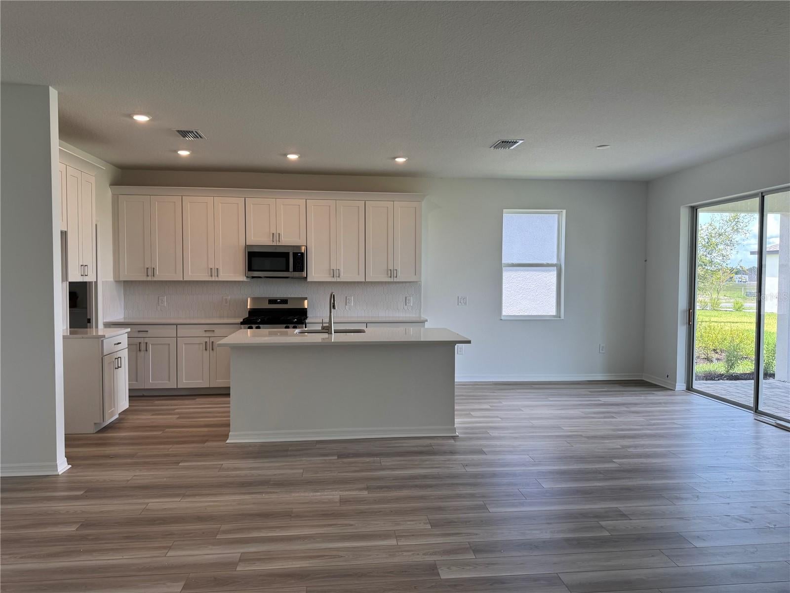 8708 CANARD COVE