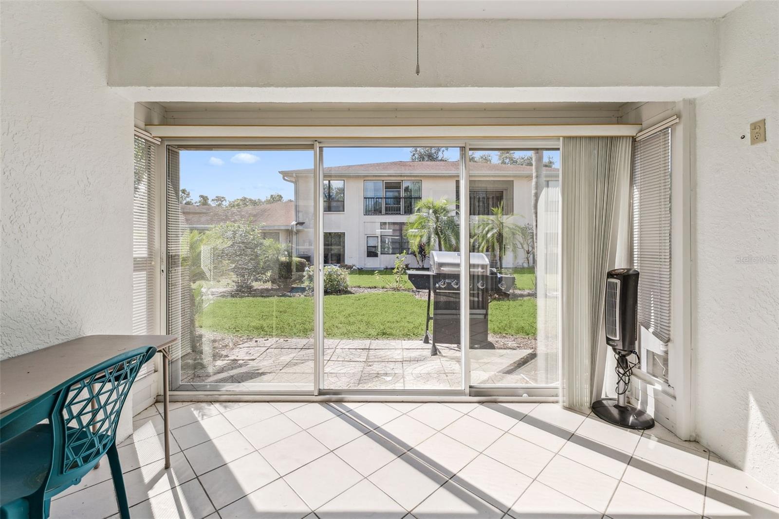 KNOLLS OF KINGS POINT 03 CONDO PH 01 - Residential