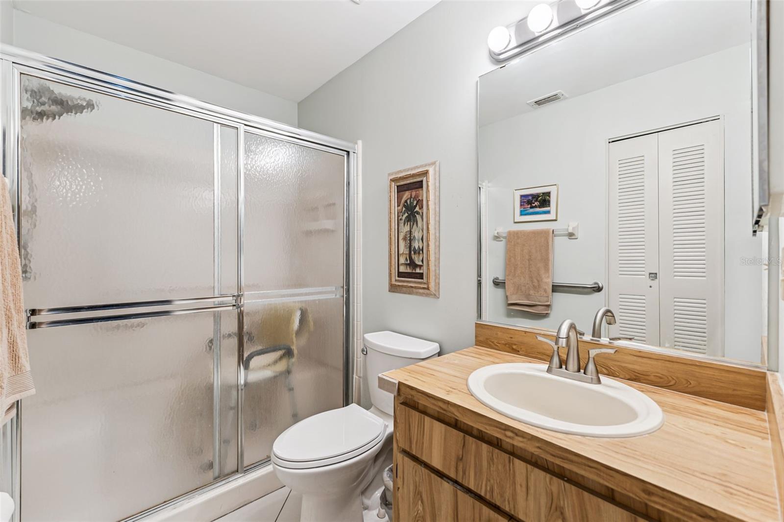 KNOLLS OF KINGS POINT 03 CONDO PH 01 - Residential