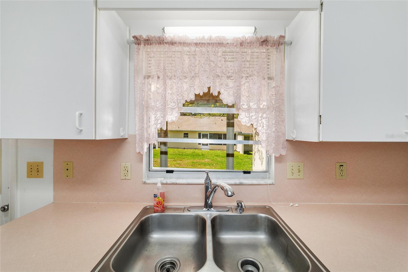 ON TOP OF THE WORLD - Residential