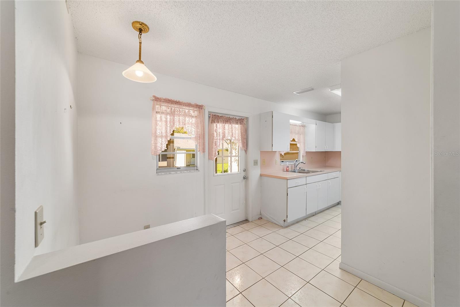 ON TOP OF THE WORLD - Residential