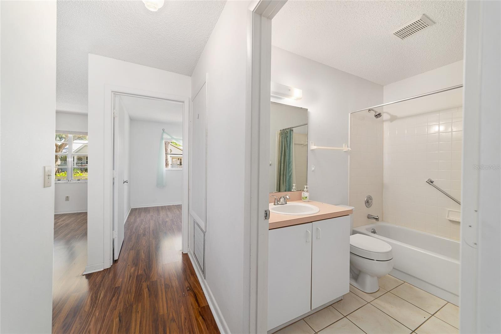 ON TOP OF THE WORLD - Residential