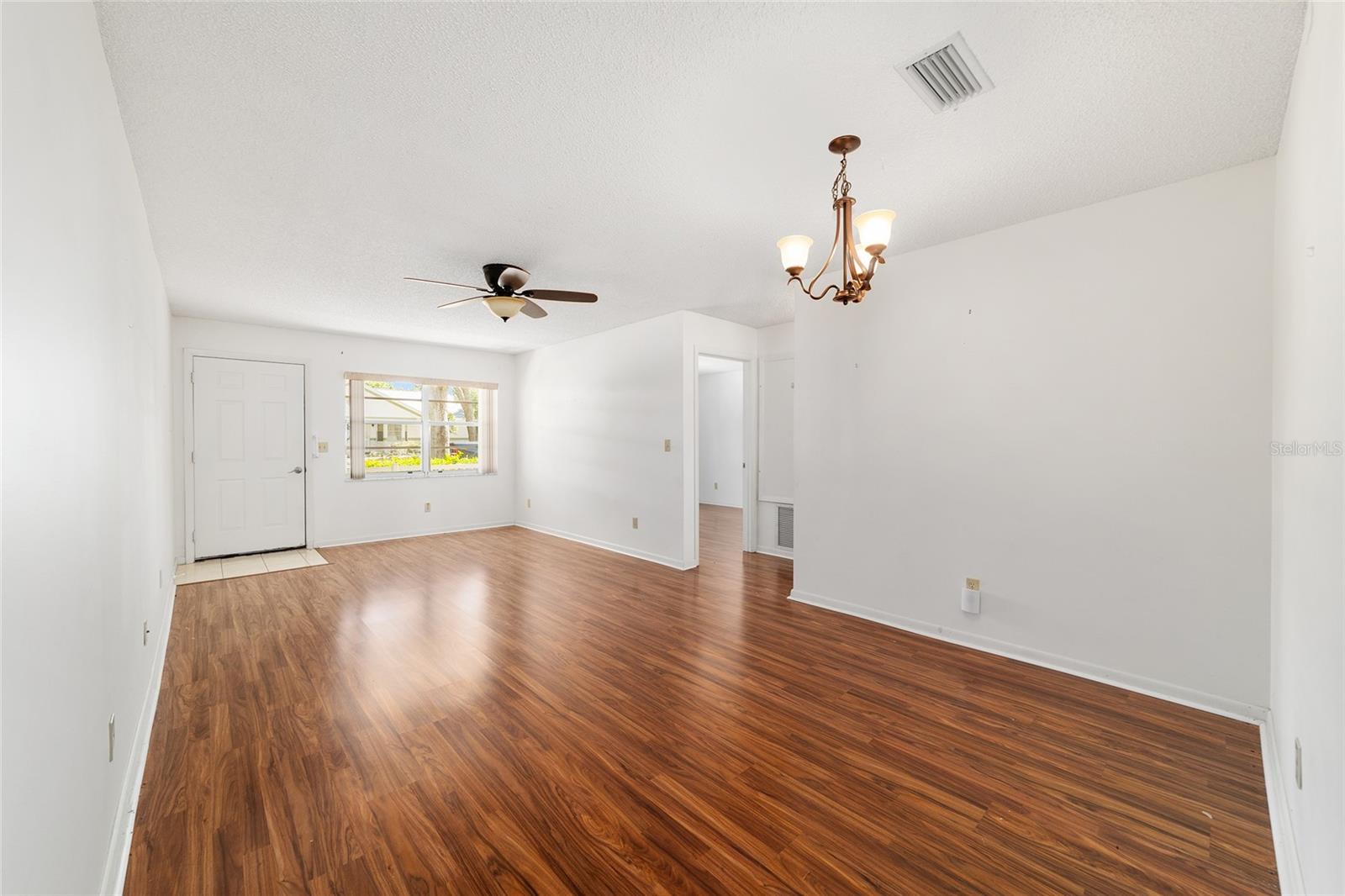 ON TOP OF THE WORLD - Residential