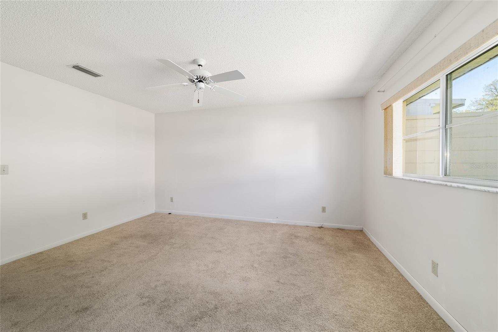 ON TOP OF THE WORLD - Residential