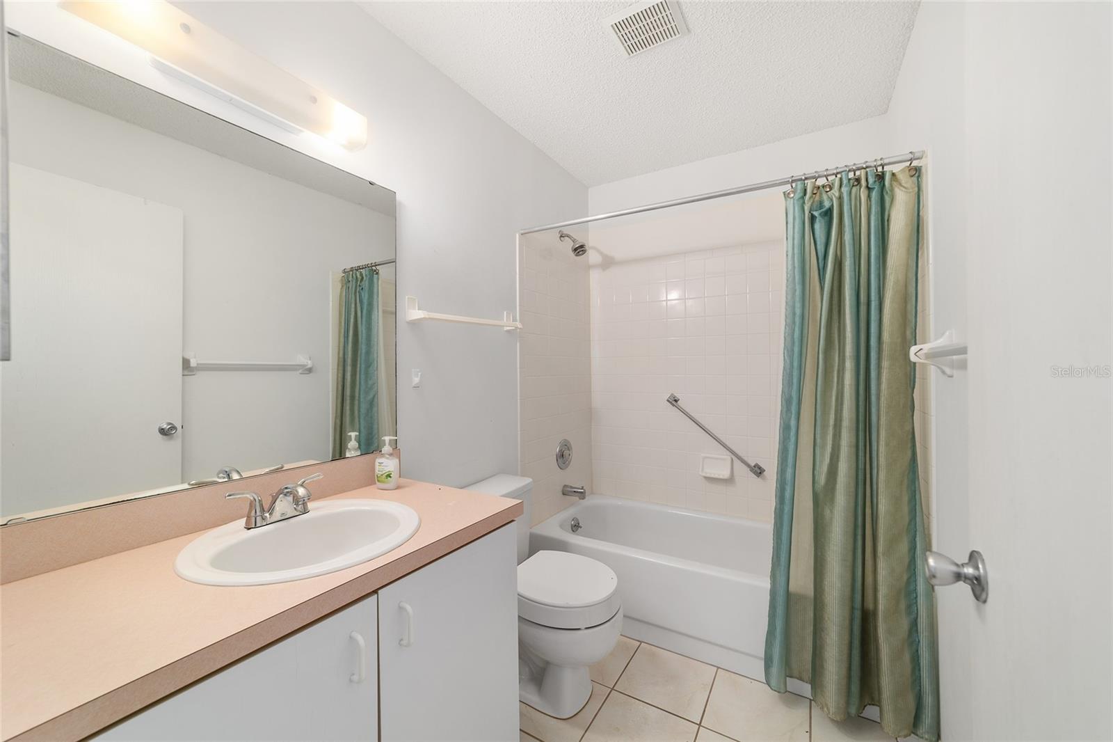 ON TOP OF THE WORLD - Residential