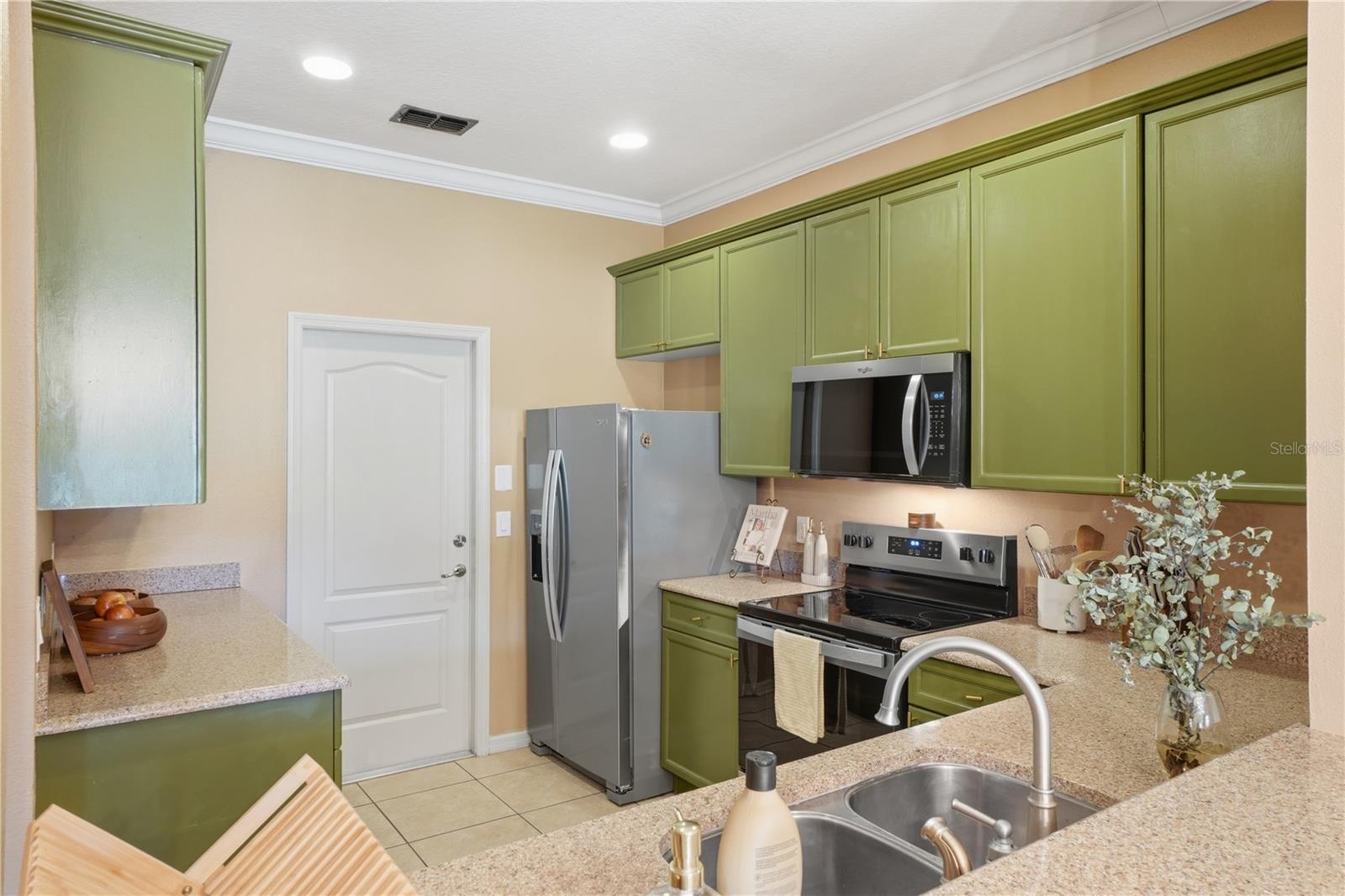 VILLA CAPRI/METROWEST - Residential