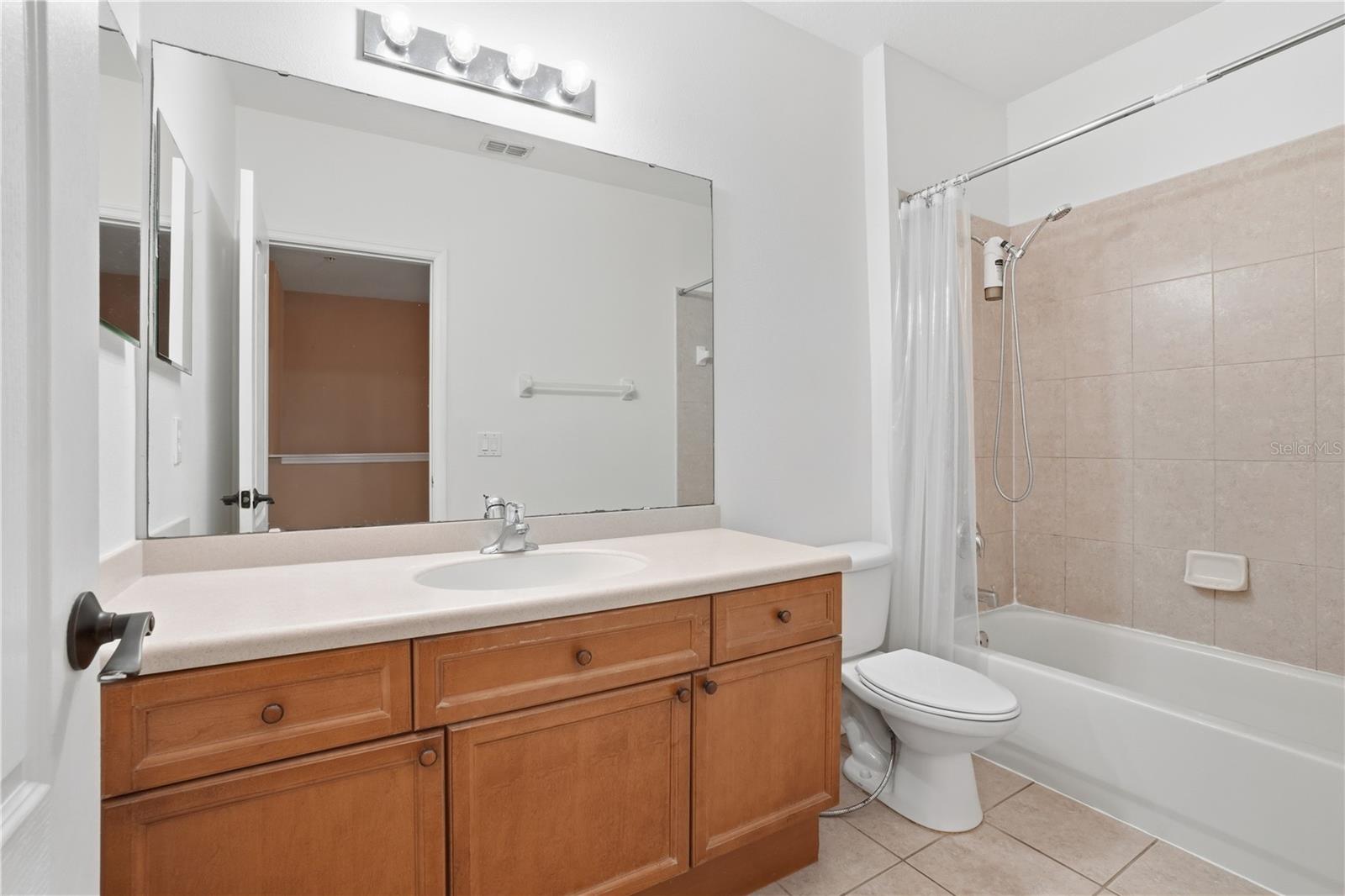 VILLA CAPRI/METROWEST - Residential