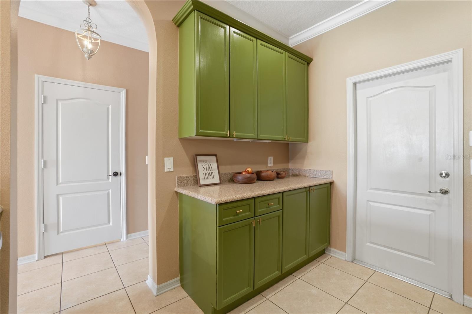 VILLA CAPRI/METROWEST - Residential