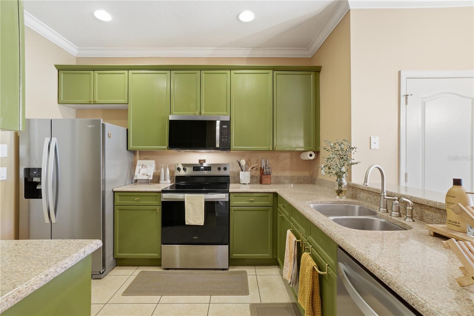 VILLA CAPRI/METROWEST - Residential