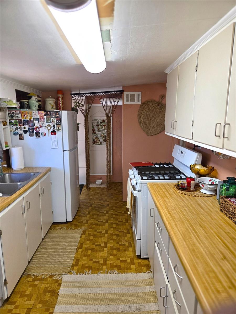 ARTHUR GIBSONS SUB - Residential