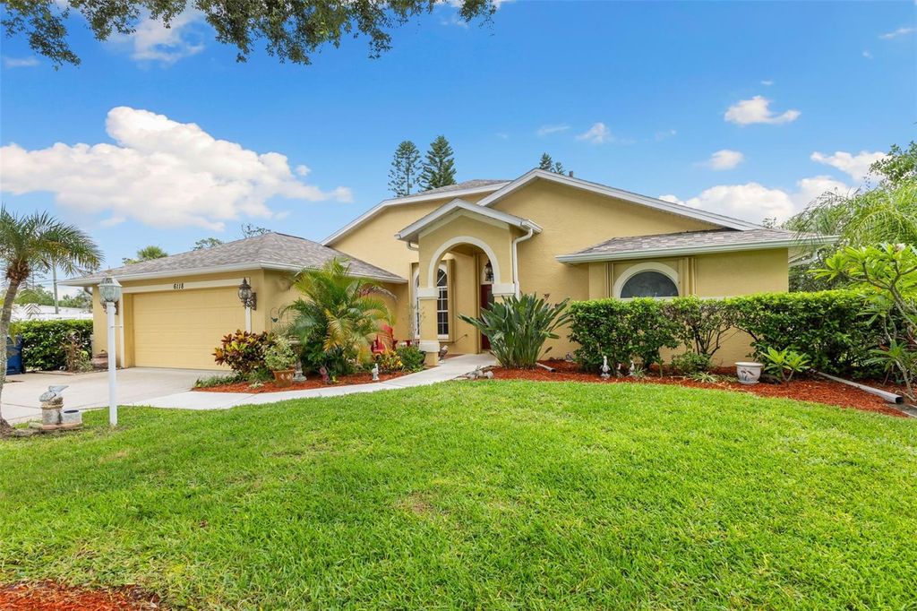 Photo of 6118 56th Terrace E, Bradenton, FL 34203 (MLS # A4657982)