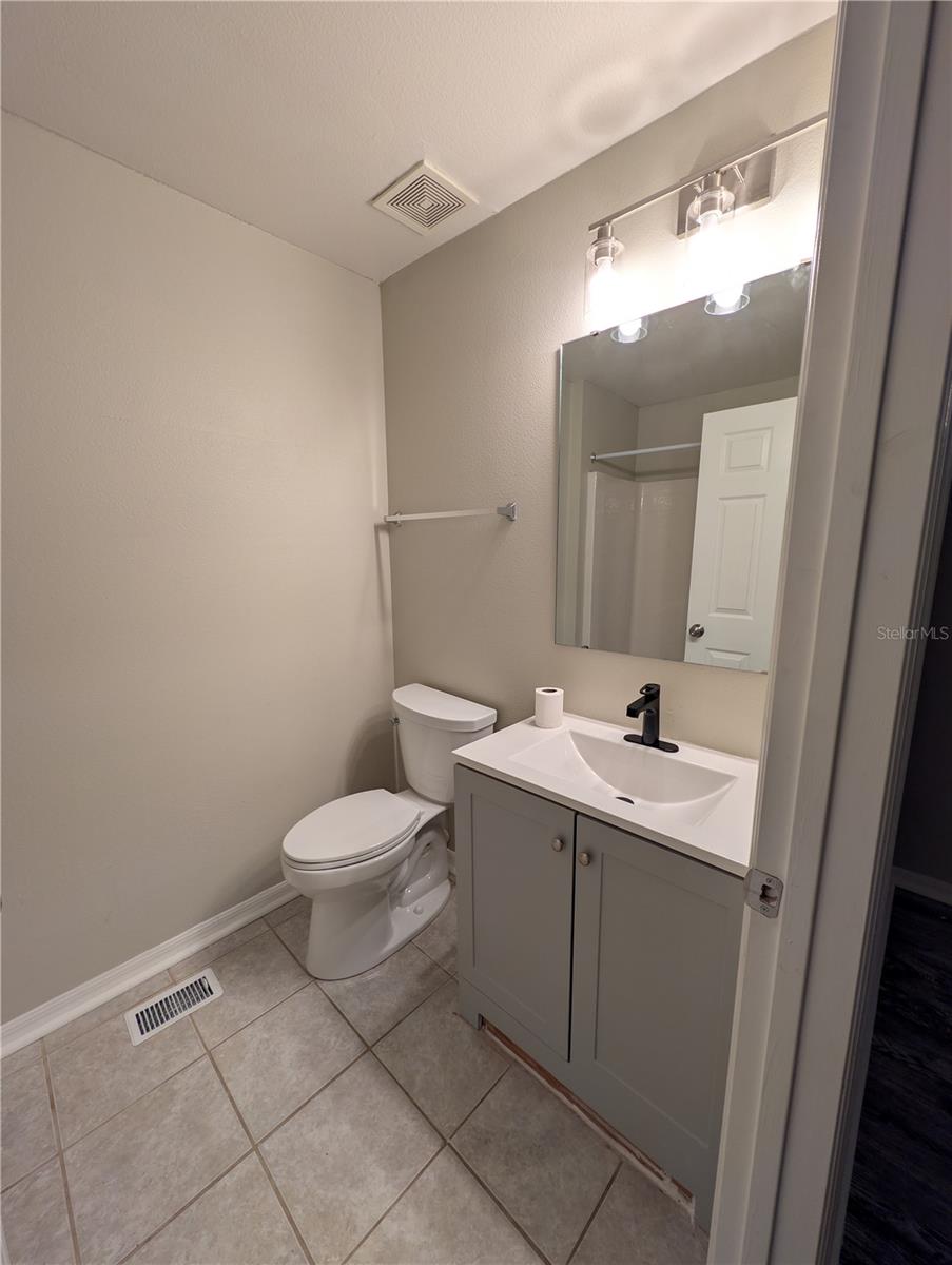 ASHBURN SQUARE TWNHMS - Residential Lease