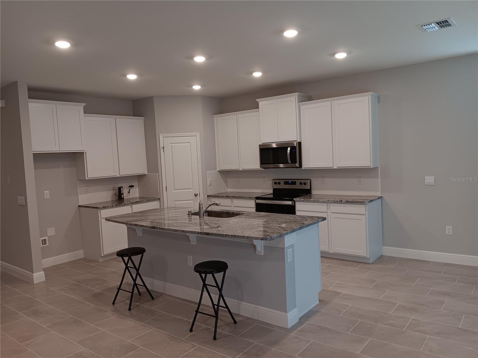 RIDGE AT HEATH BROOK - Residential Lease