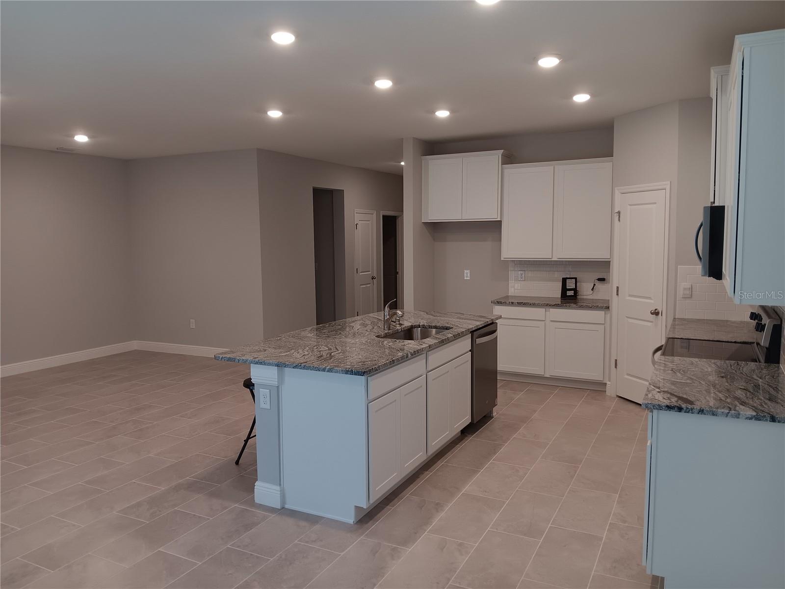 RIDGE AT HEATH BROOK - Residential Lease