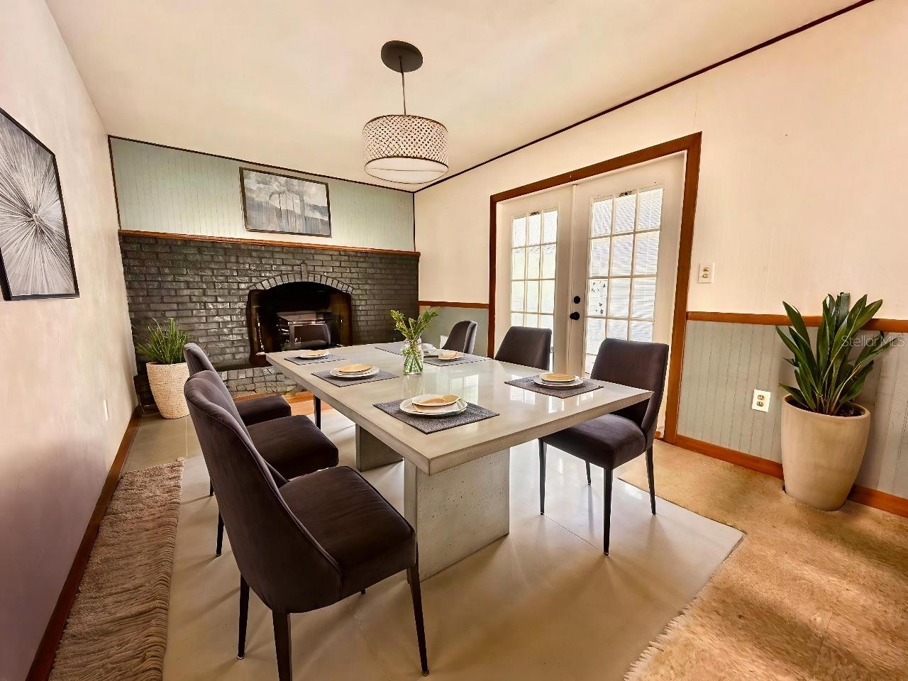 COMPTON COURT HOMESITES - Residential Lease