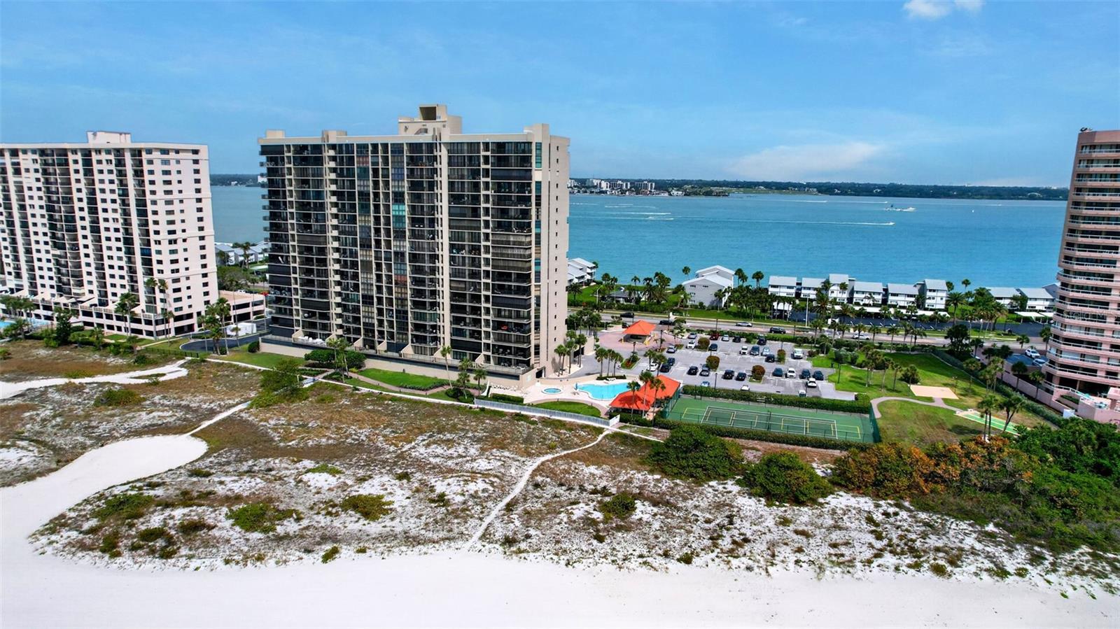 LIGHTHOUSE TOWERS CONDO - Residential