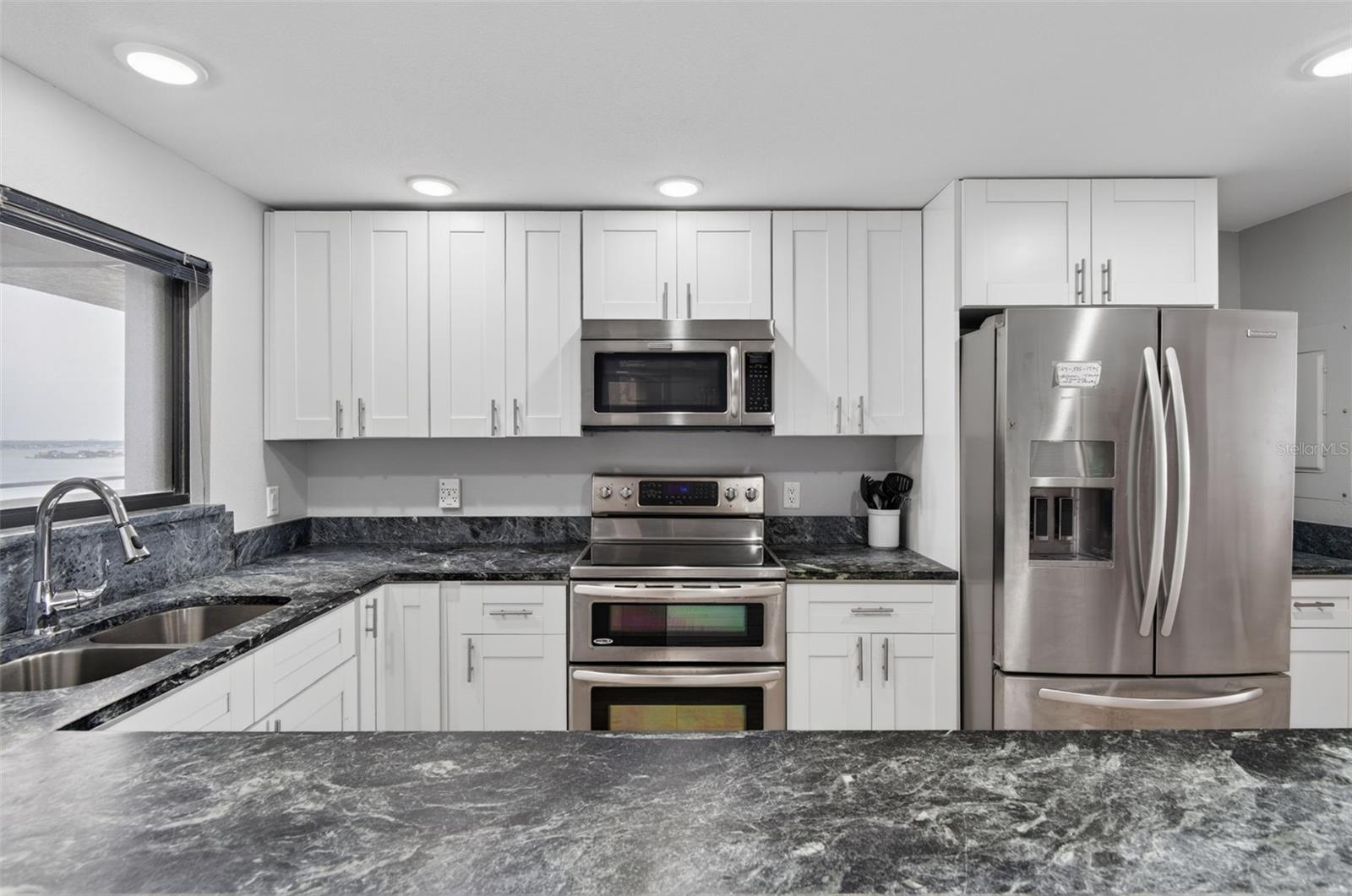 LIGHTHOUSE TOWERS CONDO - Residential