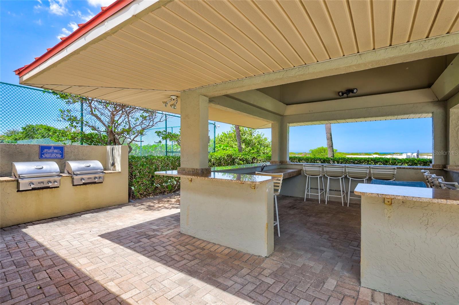 LIGHTHOUSE TOWERS CONDO - Residential